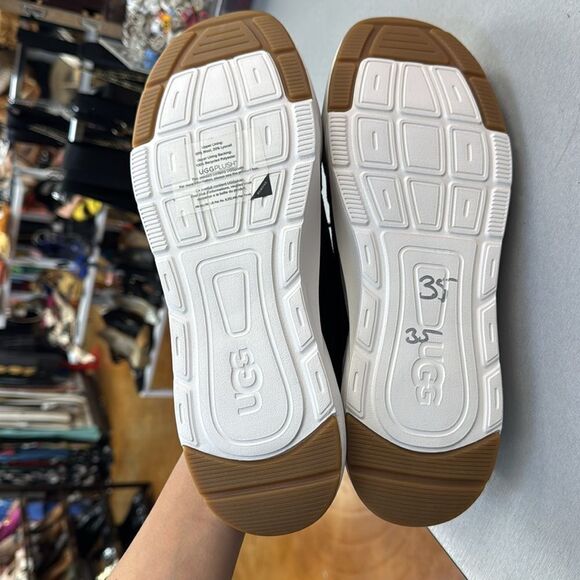 NWOT Ugg sneaker - Picture 6 of 7